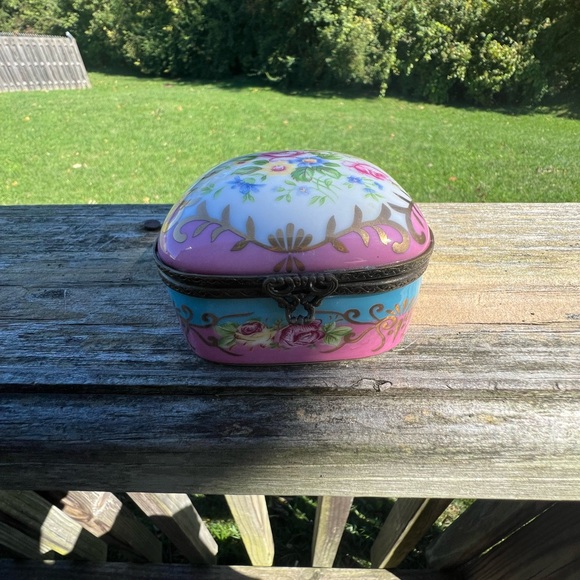 Vintage porcelain trinket box., - Picture 9 of 12